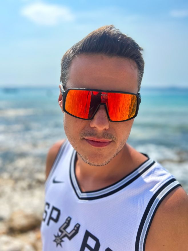 Prázdniny končí, ale sluníčko se toho ještě nevzdává 🔥 NEIBO FALCON - Matte Black/Fire Orange #neibo #neibocz #czechbrand...