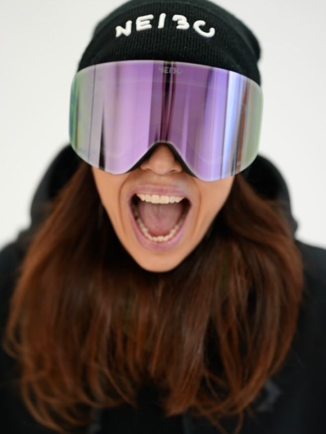 Už jste vybaveni na zimu? 😎❄️ NEIBO POLAR - Black Prague/Cherry Pink #neibo #neibocz #czechbrand #skigoggles...